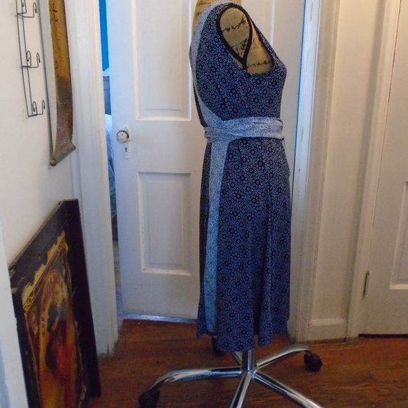 Maternity Dress - Picture 6 of 7